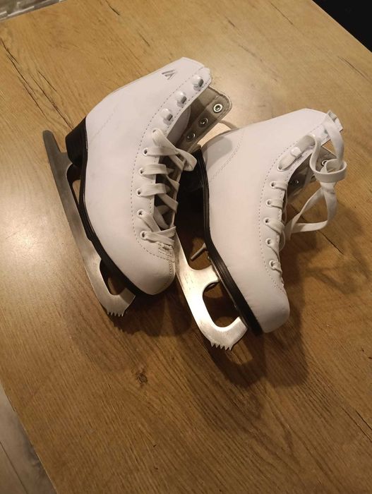 Łyżwy figurowe jak nowe