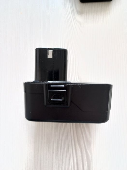 Дриль акумуляторний (Шуруповерт)