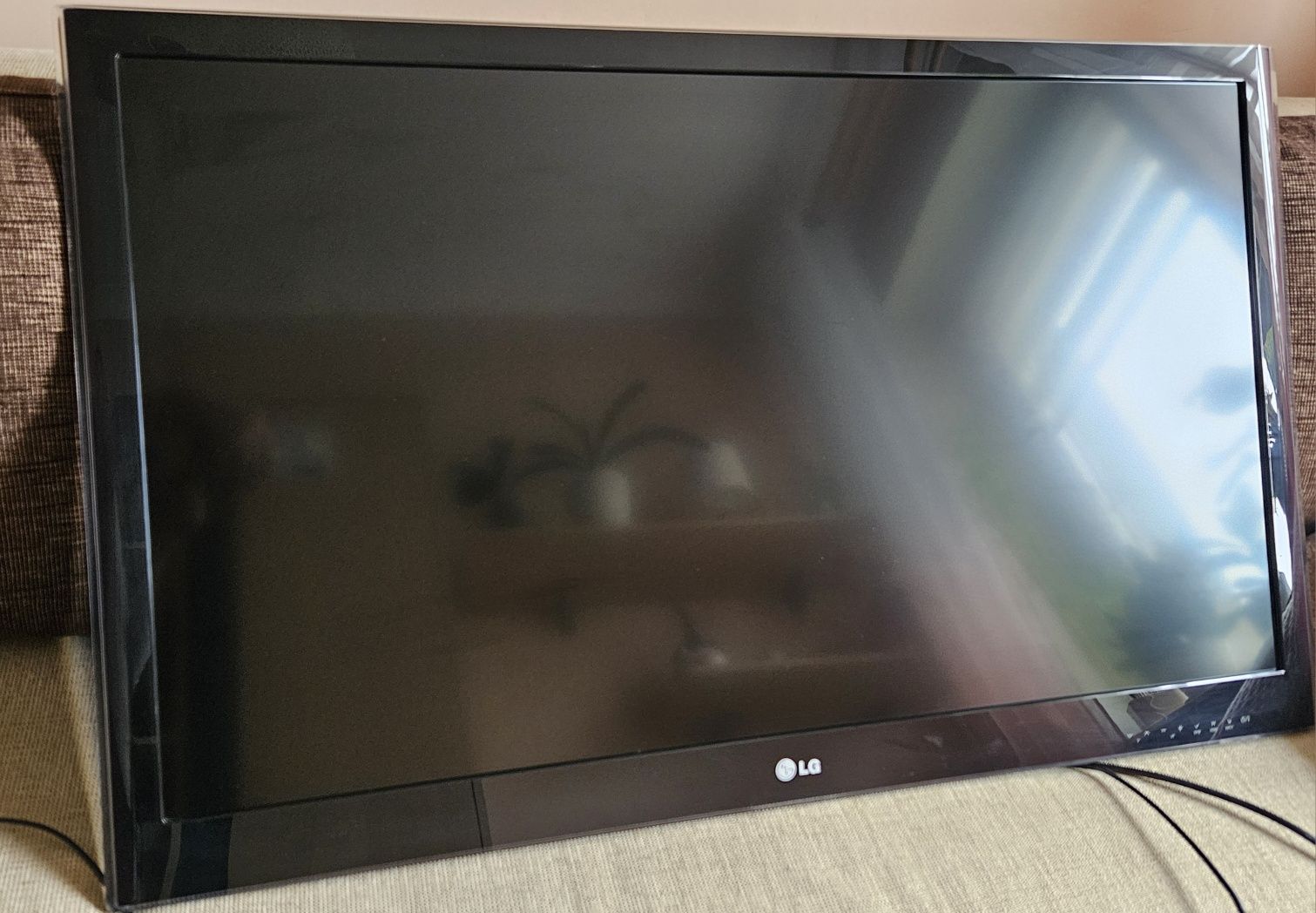 Telewizor 42" LG plus okulary plus kamera i dwa piloty