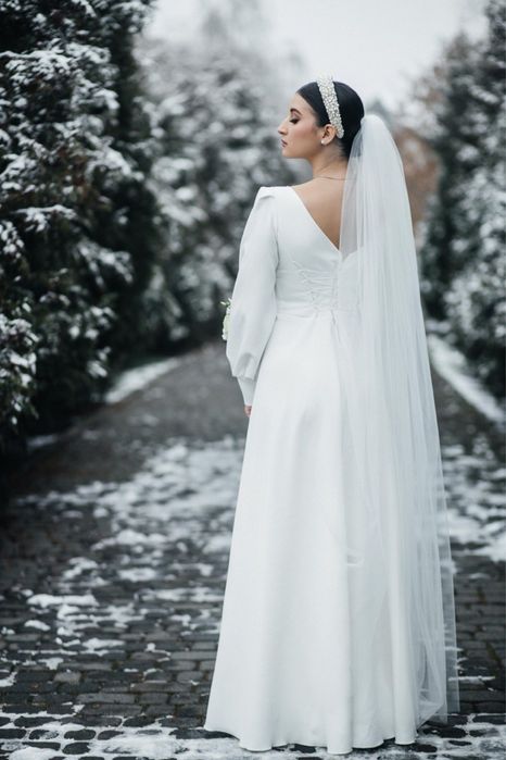 Весільна сукня 46 розмір з фатою