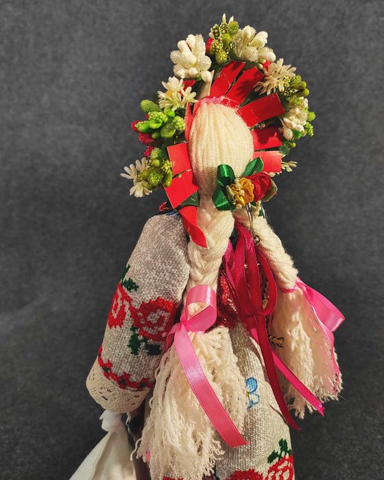 Мотанка “Дівчина у вінку”