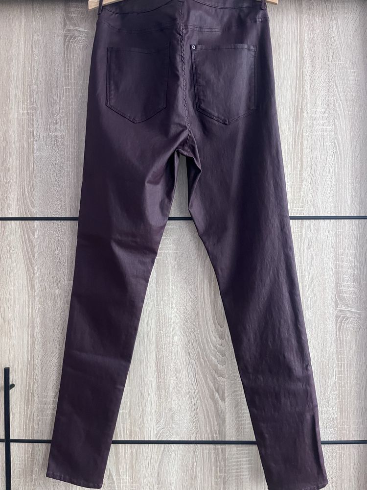 NOWE Woskowane spodnie burgundowe H&M r.38
