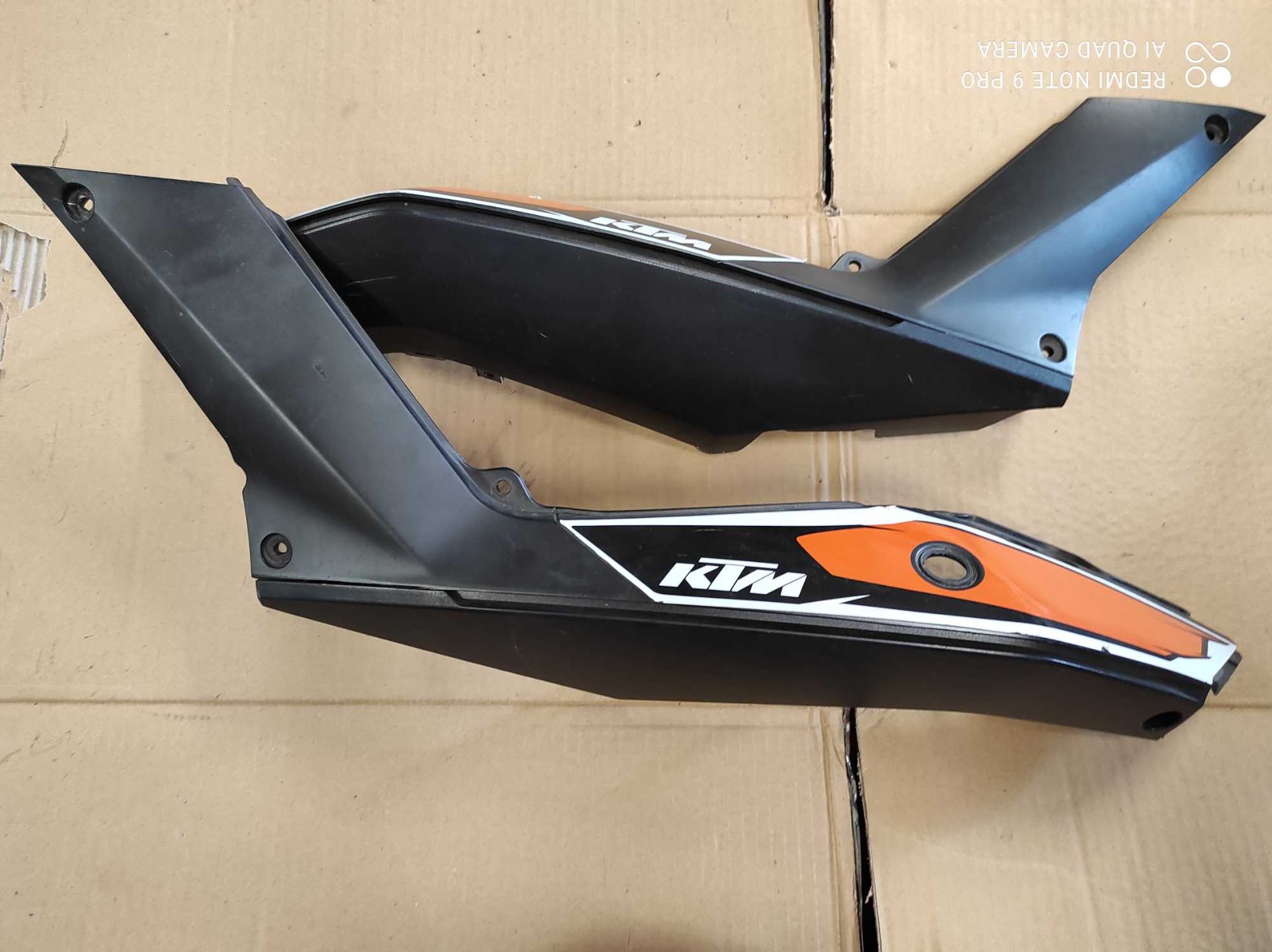 Ktm Duke 125,200,390 Owiewka tylna ogon zadupek