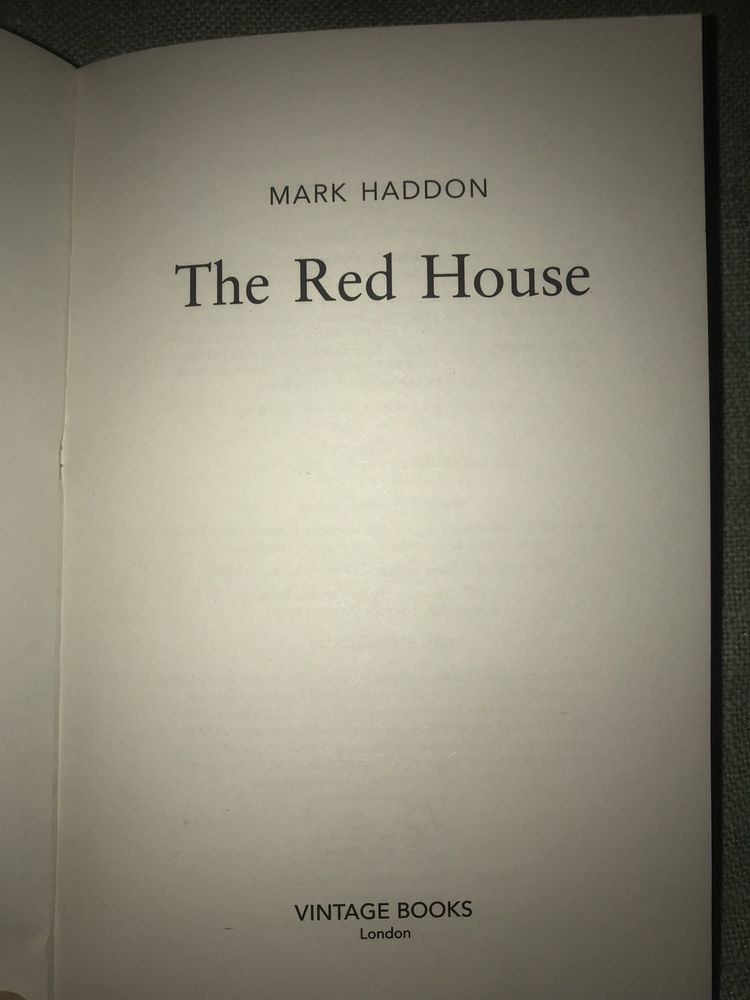 Книга на английском языке The Red House Mark Haddon