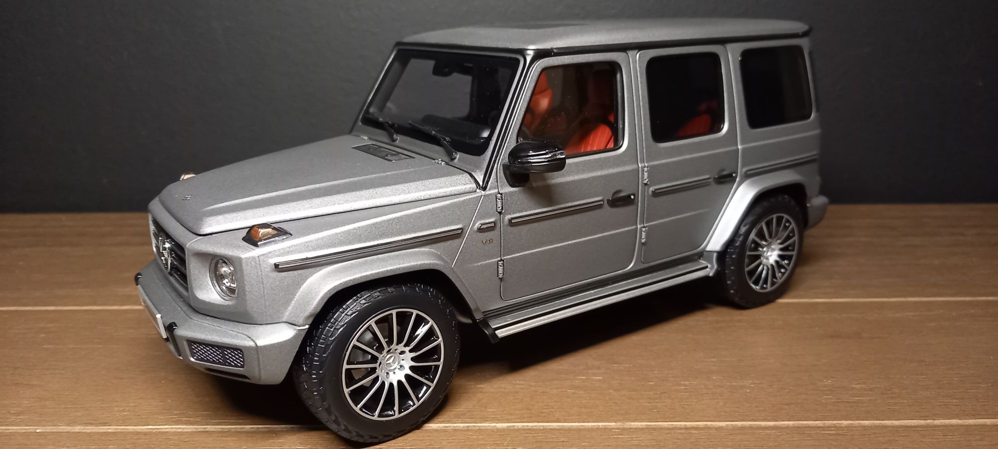 1:18 Mercedes G500 W463 model 2018 edycja dealerska