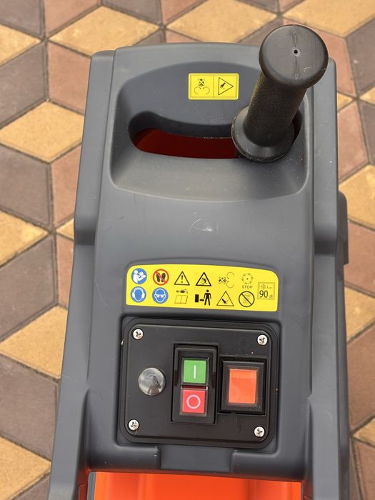 Новий подрібнювач гілок STM 2800 – 2800 Вт