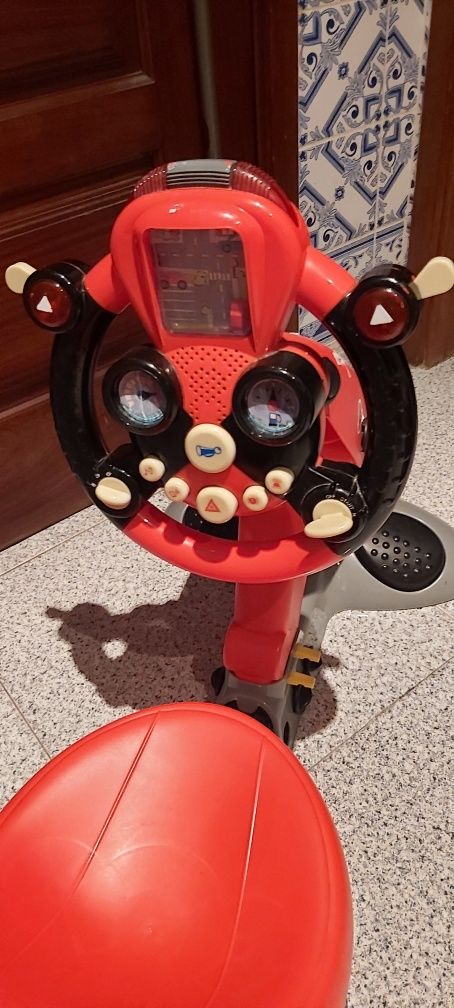 Brinquedo  tipo carro para criança  2anos aos 5.