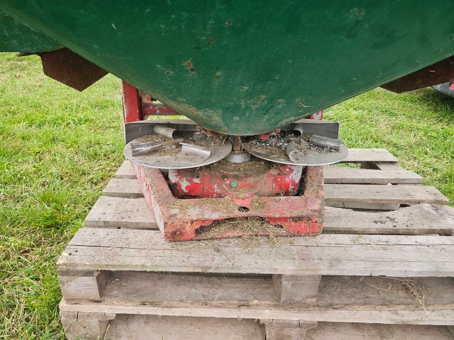 Agegat uprawowo siewny brona aktywna sieewnik rozsiewacz