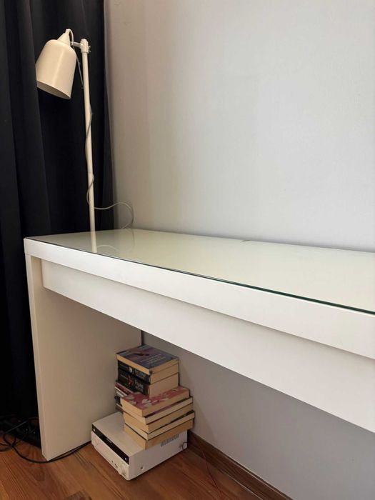 Ikea Malm - toaletka/biurko.