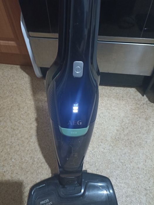 Продам ручку пилосос AEG