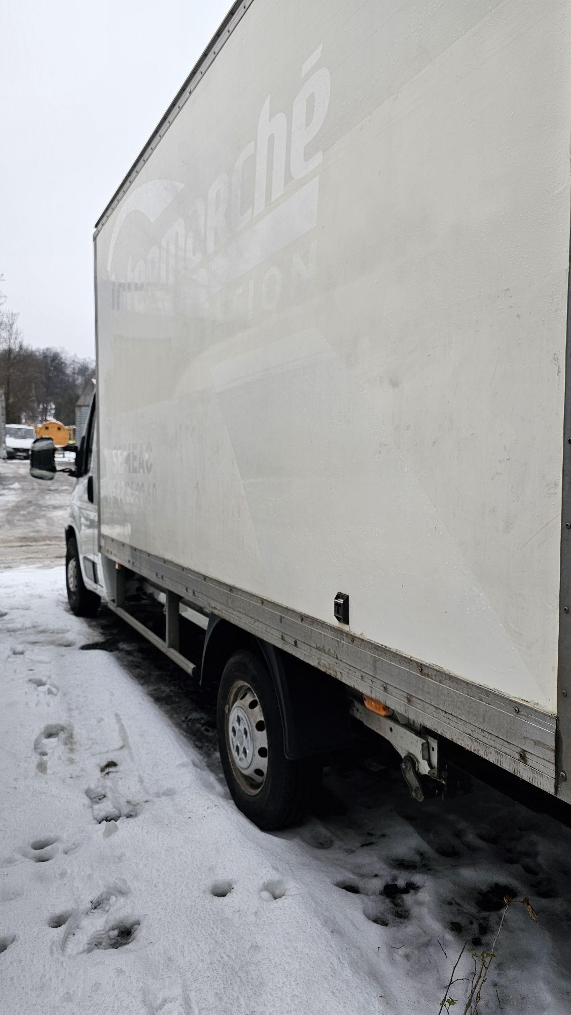 Wynajem z wykupem busów, plandeka, kontener, winda