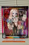 Лялька Rainbow High Shadow High Karla Choupette є різні варіанти Карла