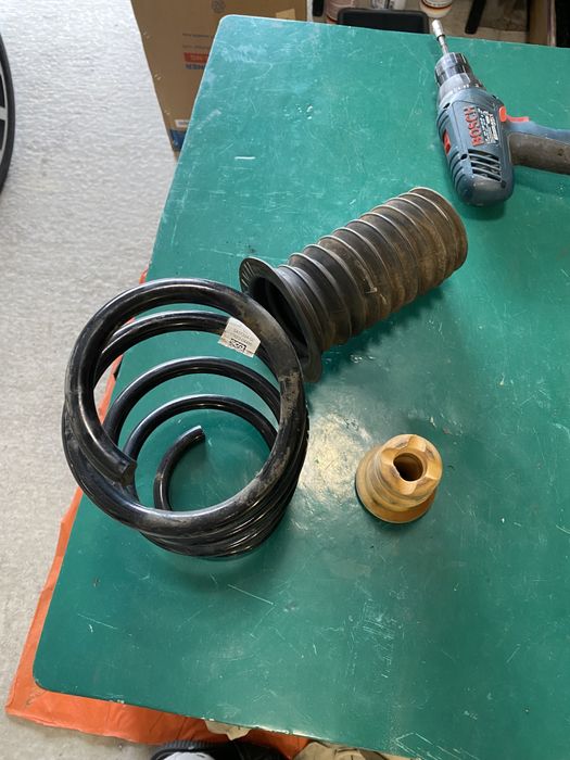 Bmw x1 u11 колодки пружина пильник амортизатора