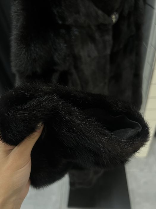 Норкова шуба чорна Saga Furs