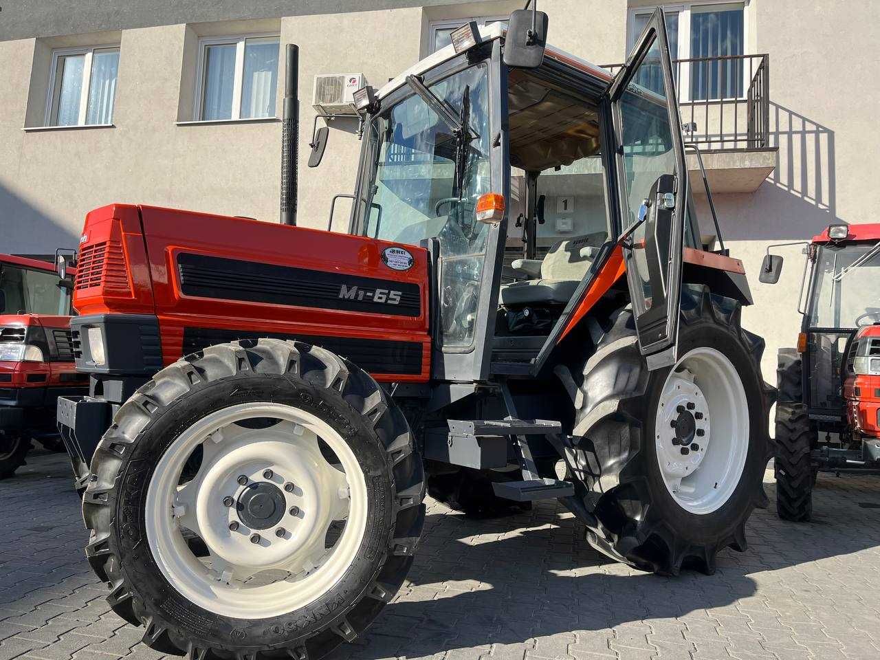 Kubota M1 - 65 Японський трактор