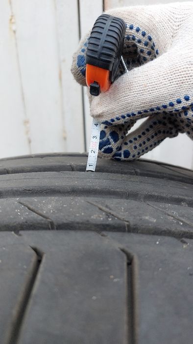 Шины,покрышки "CONTINENTAL" 235/55R19.