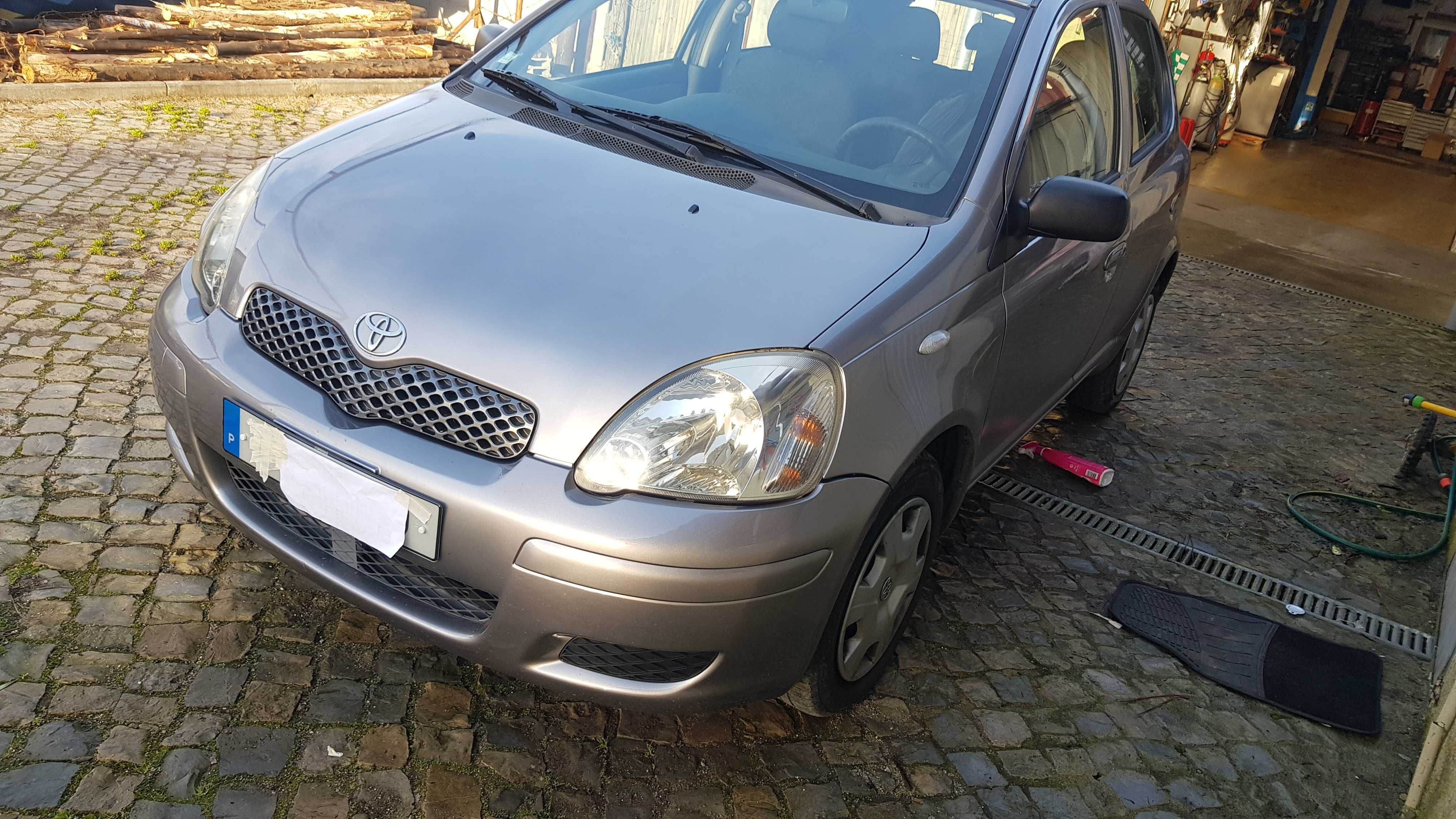 Toyota Yaris de 2004 gasolina 1.0 Muito bom estado de conservação