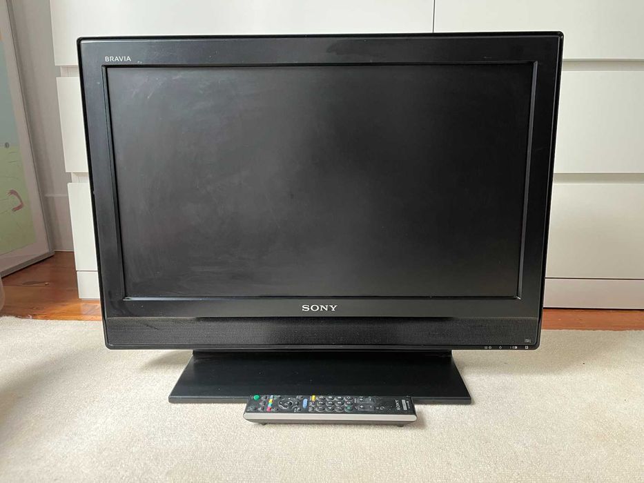 TELEVISAO SONY Bravia , 33`  optimo Funcionamento