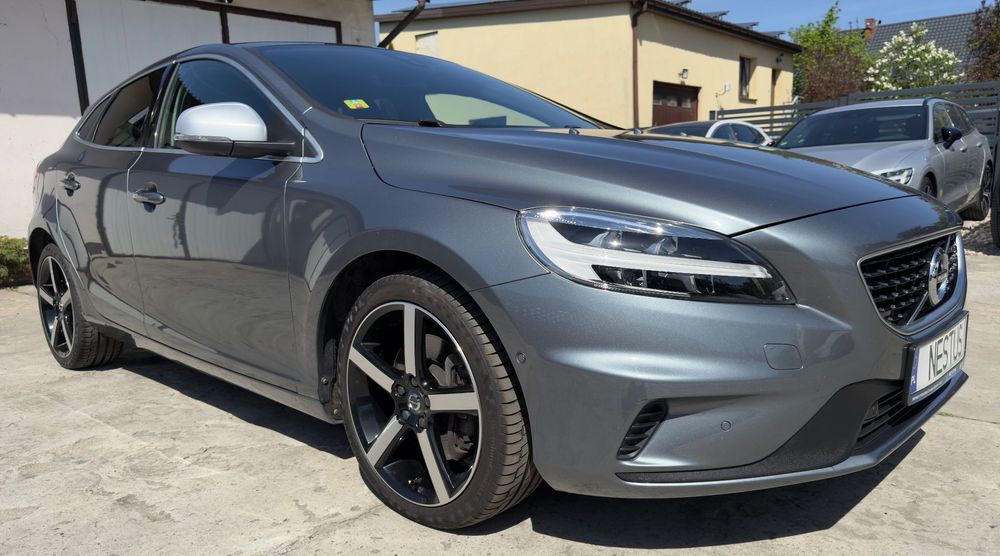 Volvo V40 R-design/automat/benzyna/panorama/serwisowany/Cross Country
