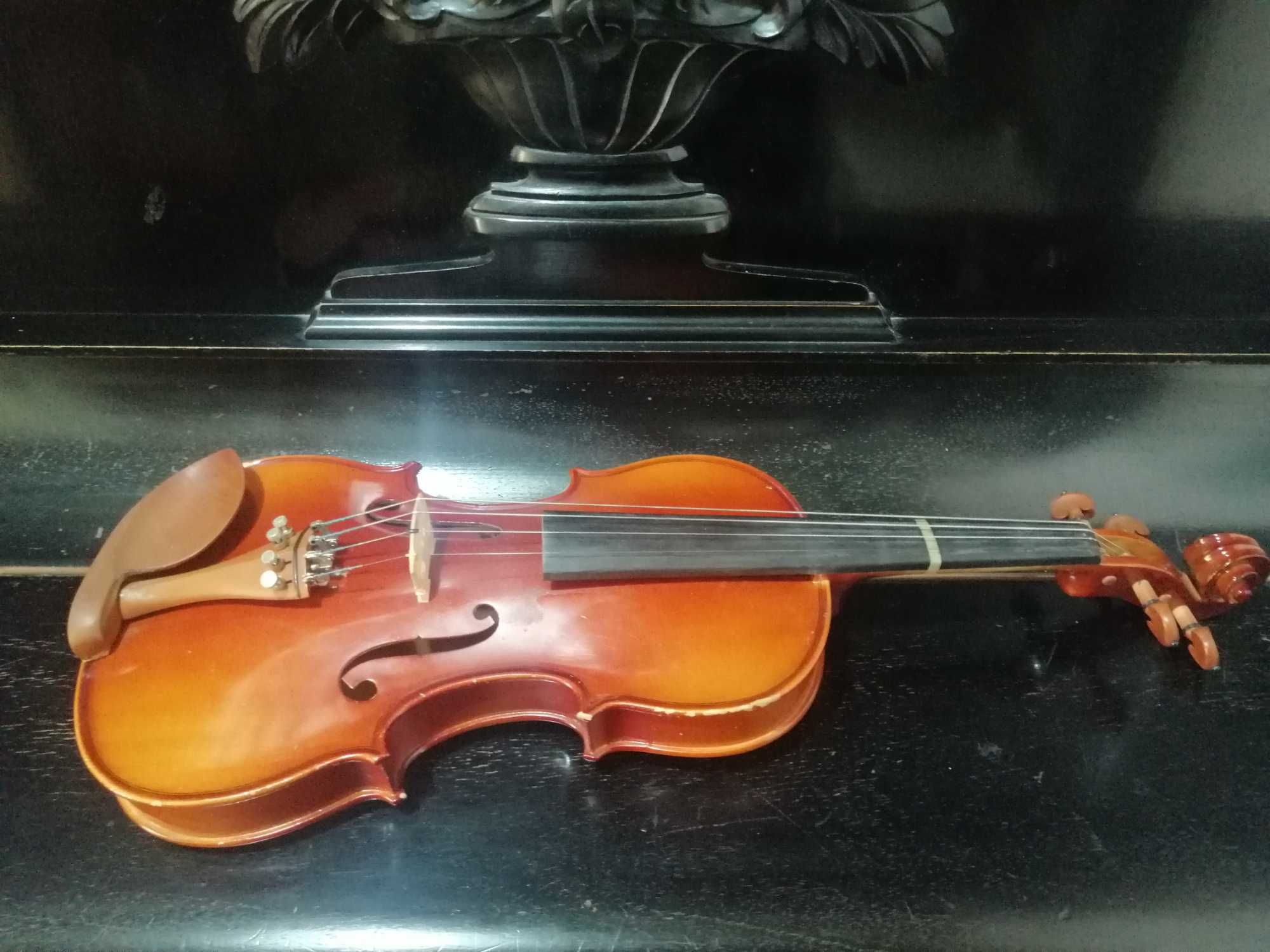 Violino 1/2 em muito bom estado