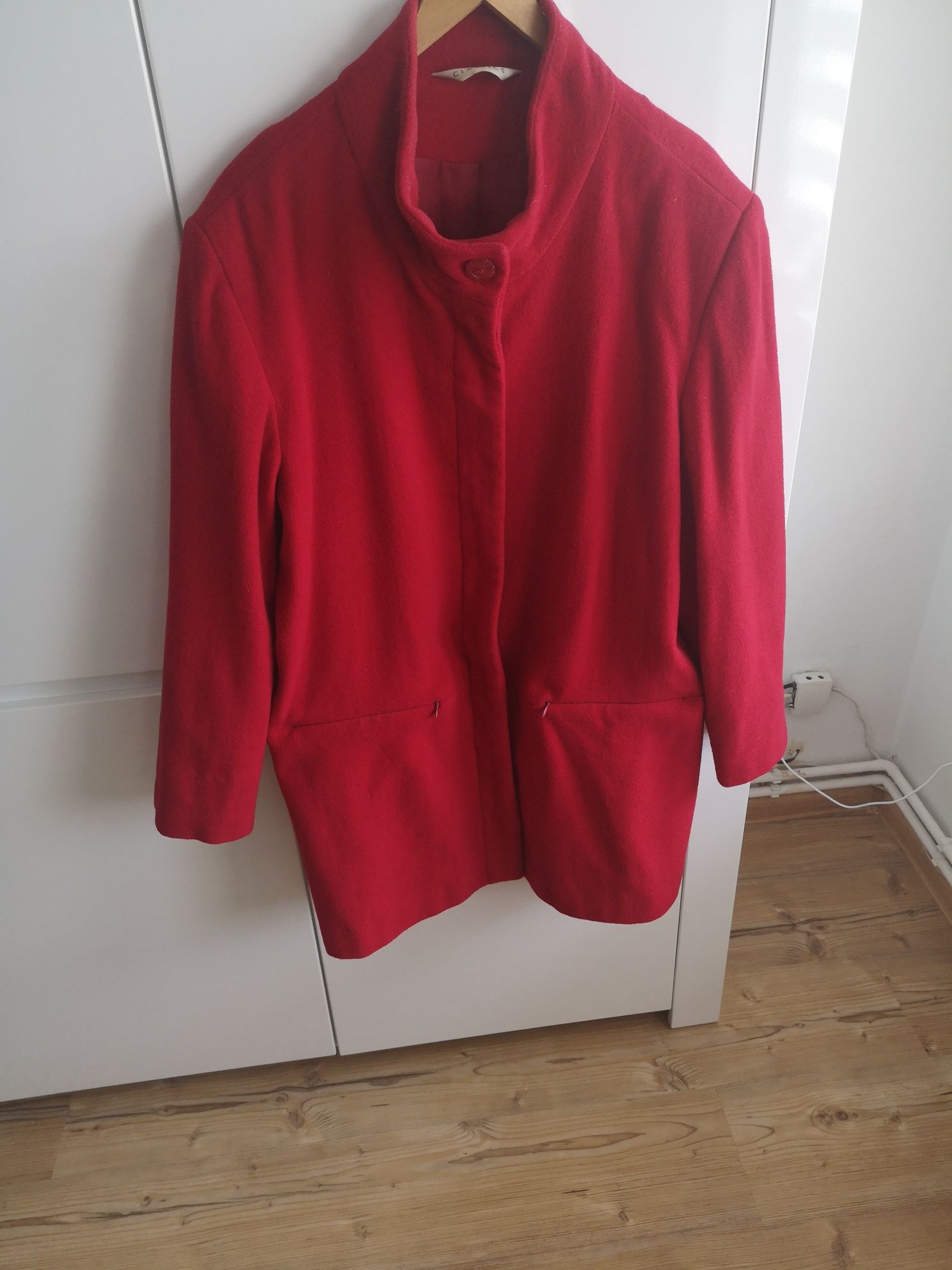 Czerwony płaszcz 80% wełna xxl