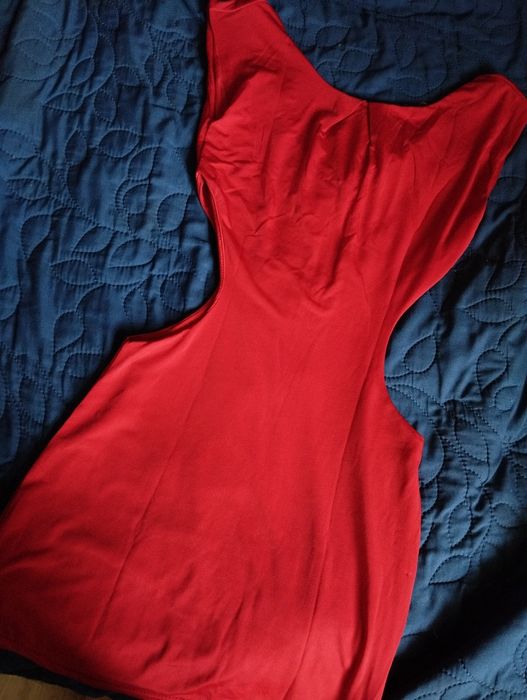 Червона міні сукня