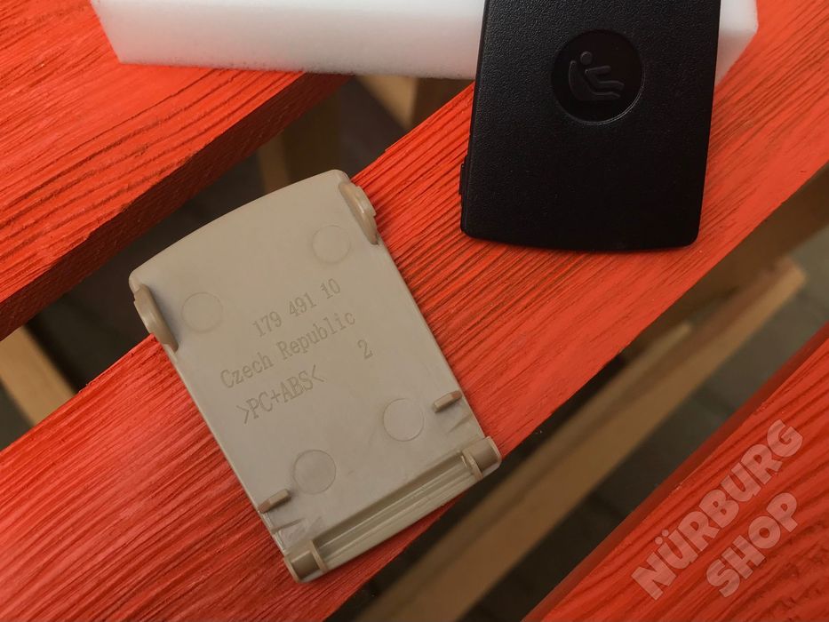 Заглушка детского кресла ISOFIX BMW Е84 Е87 Е90 F20 F30 F34 F36 черная