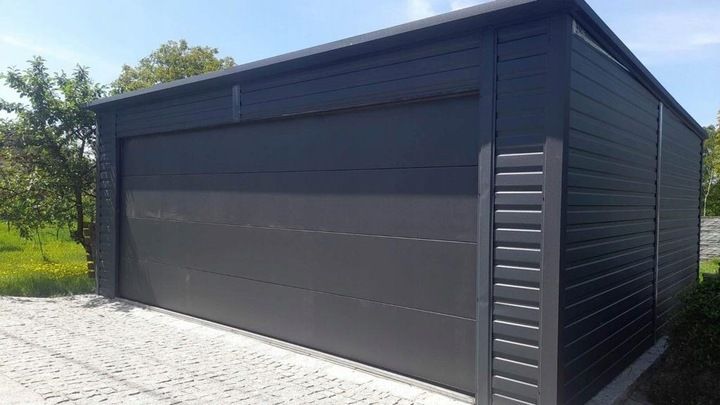 Garaż blaszany jednostanowiskowy 6x6 m -Dach jednospadowy, Brama segme
