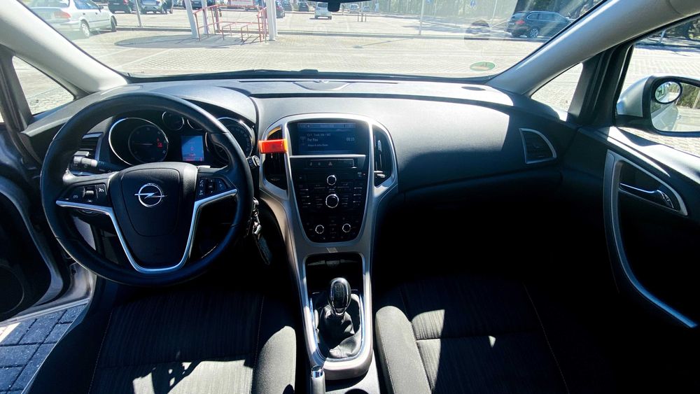 Opel Astra Sports Tourer - Impecavel