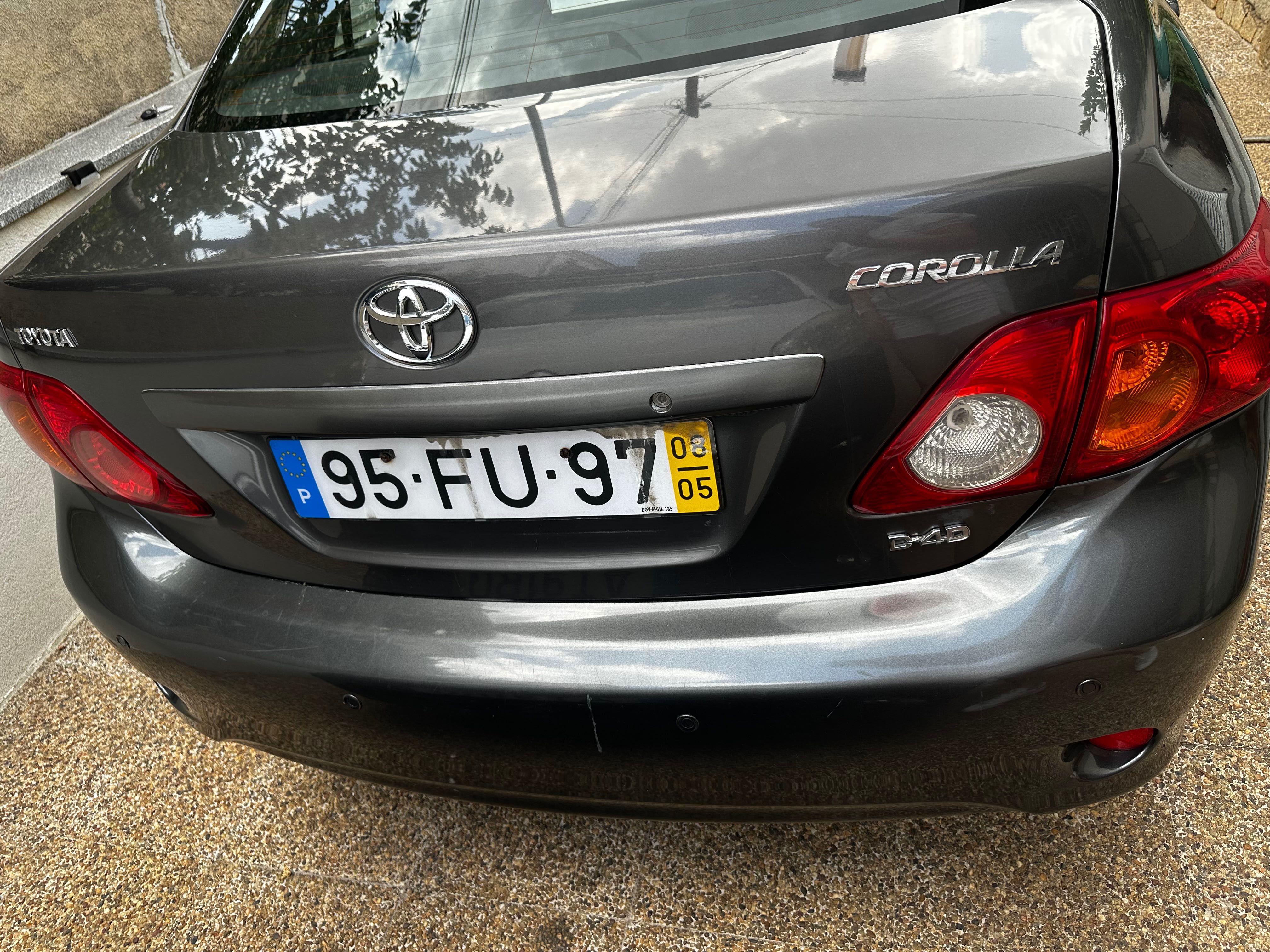 Toyota Corolla cor cinza