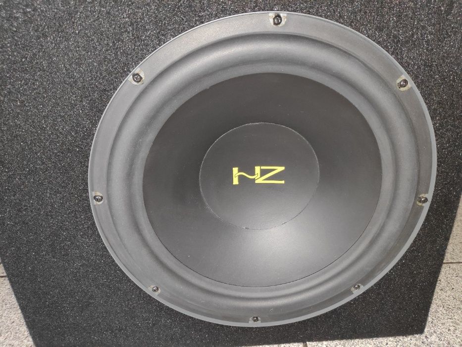 Subwoofer Hertz HS 300 em caixa