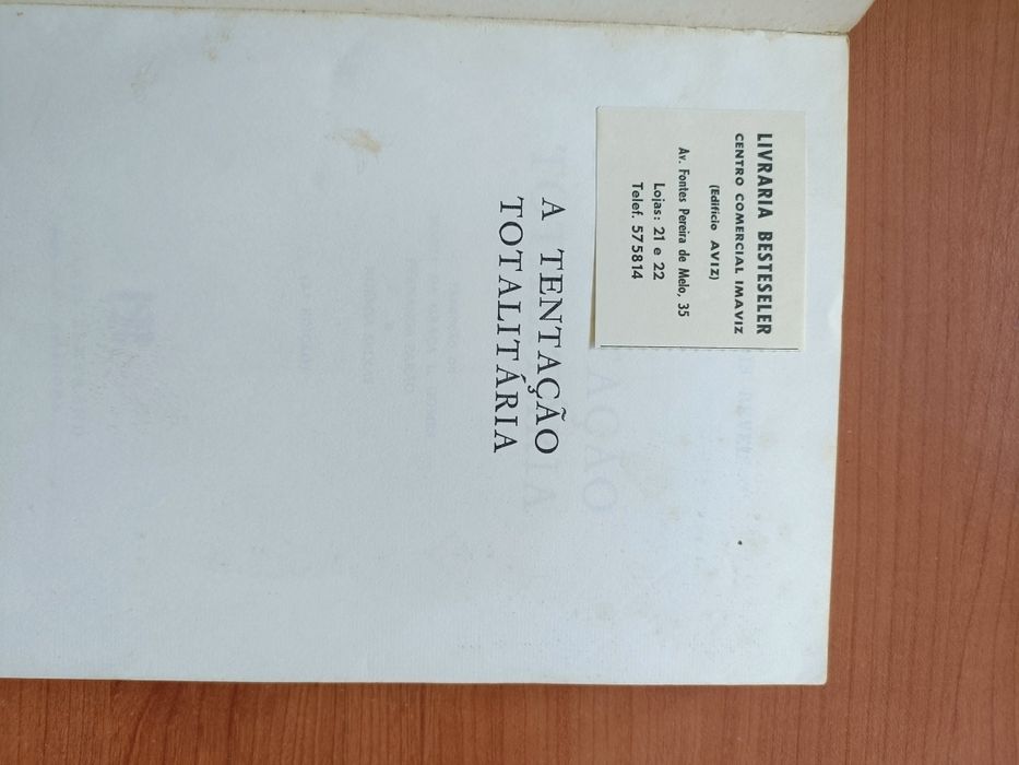 A Tentação Totalitária - Jean-François Revel