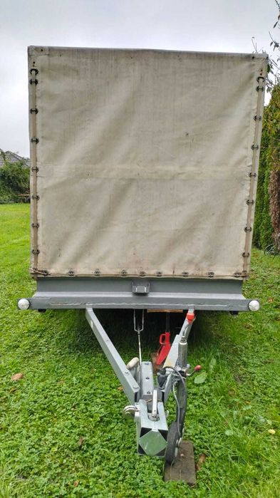 Przyczepa z plandeką