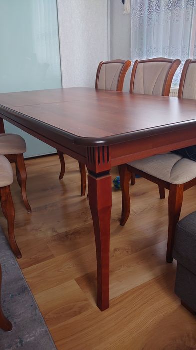 Stół z 6 krzesłami