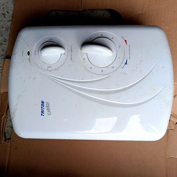 Prysznic elektryczny Triton