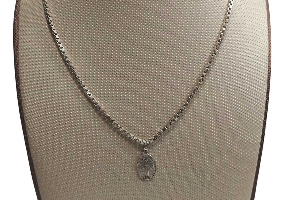 Srebrny łańcuszek z medalikiem 11,28G