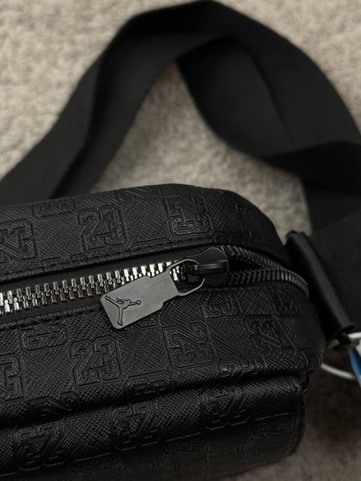 Продам сумку Air Jordan Monogram