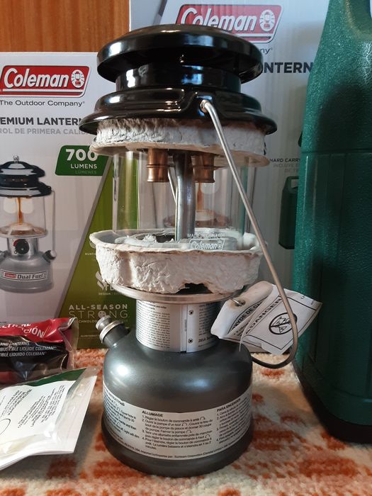Лампа Coleman Premium Dual Fuel 285A Series (700 люмен) на топливе
