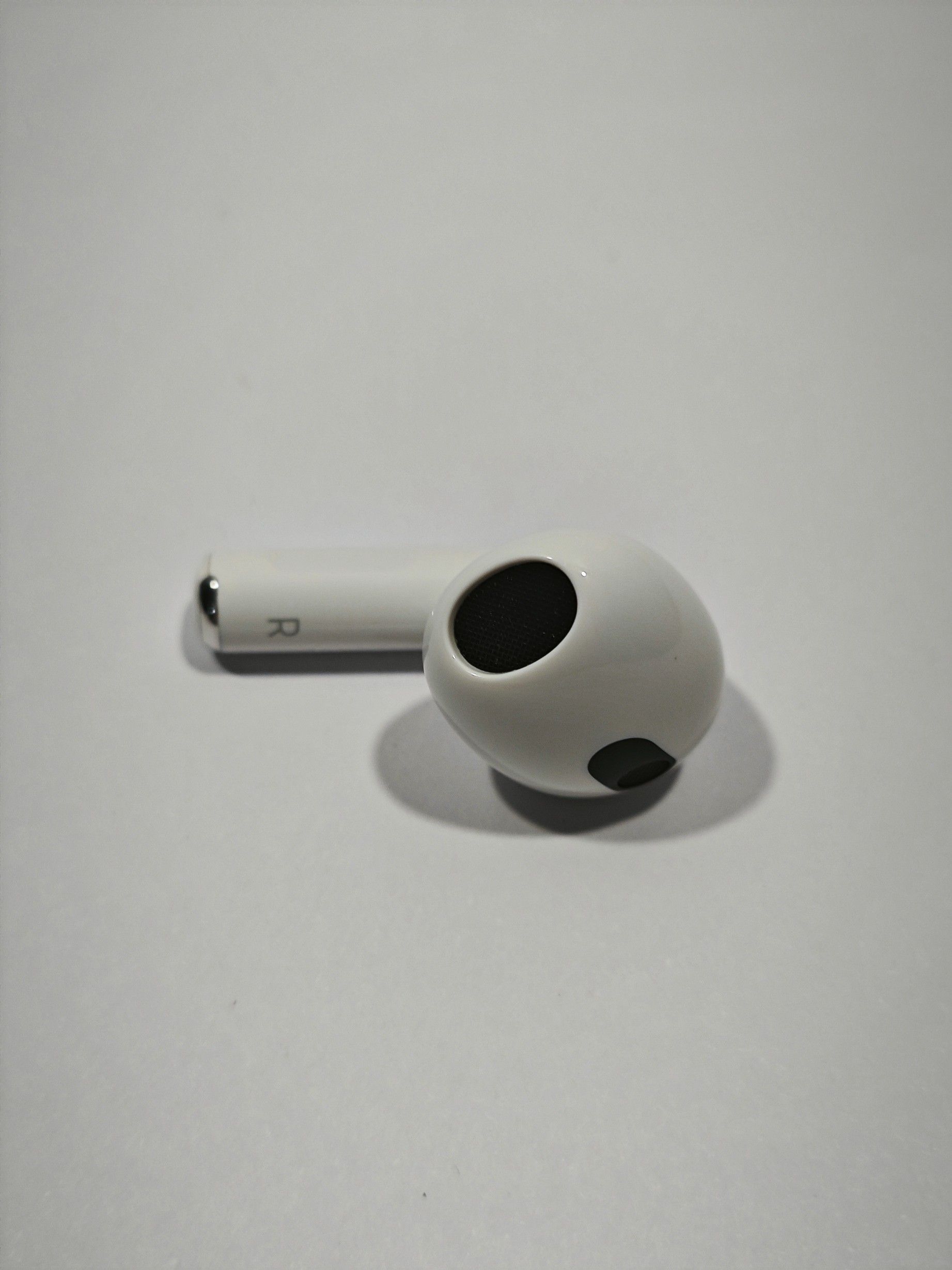 Oryginalna Prawa Słuchawka Apple Airpods 3 Gen. Magsafe A2565