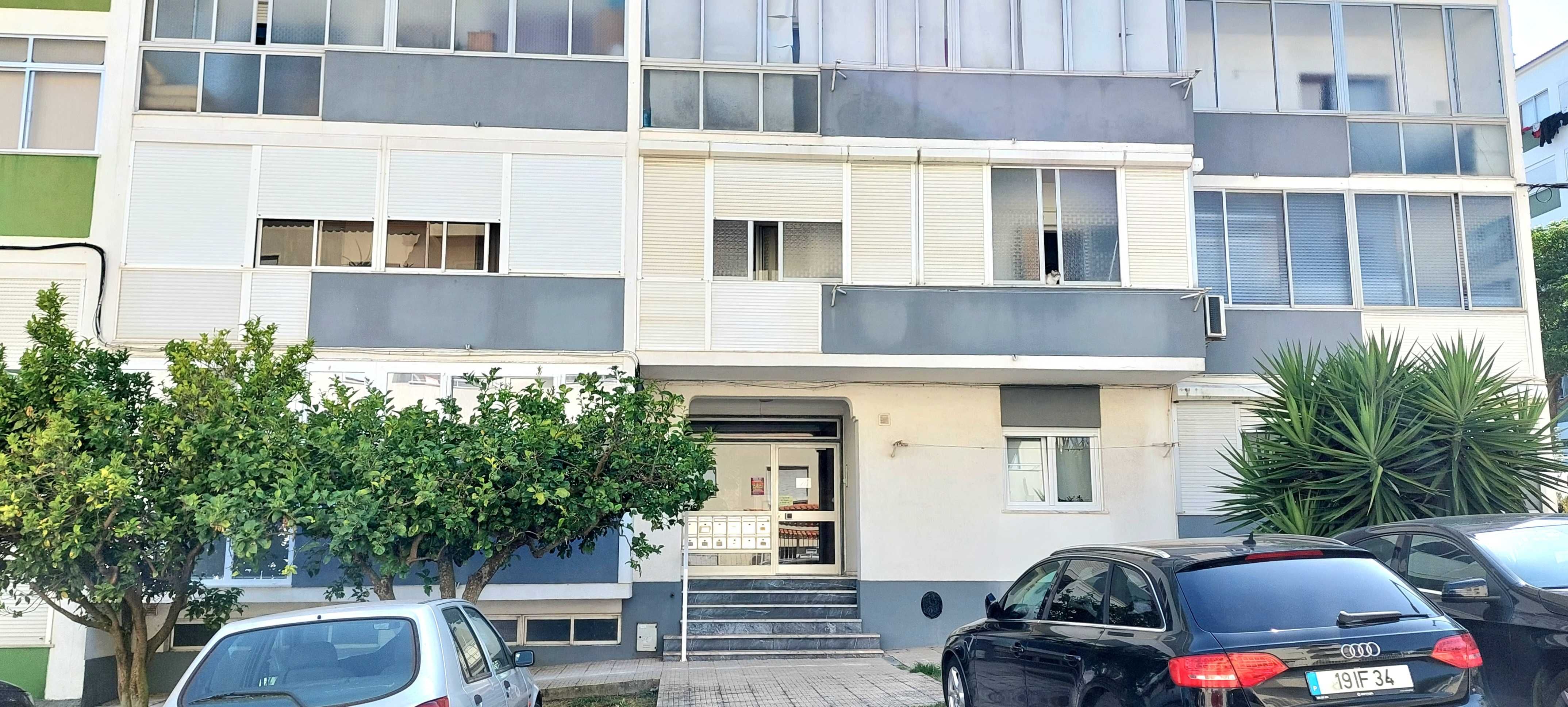 T2 Carcavelos c parqueamento