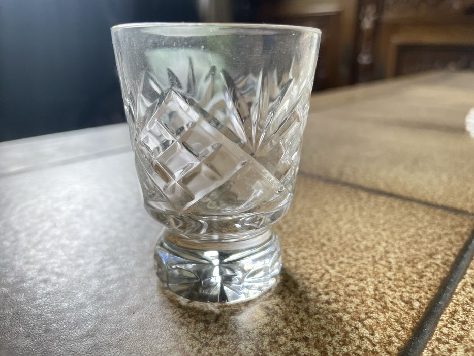 Dwa komplety kieliszków kryształowych