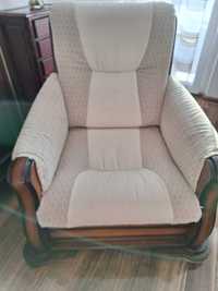 Troche stylizowany fotel