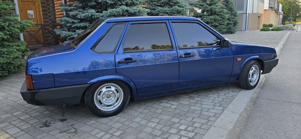 Продам ваз 21099 /тонировка/музыка/занижение -90/