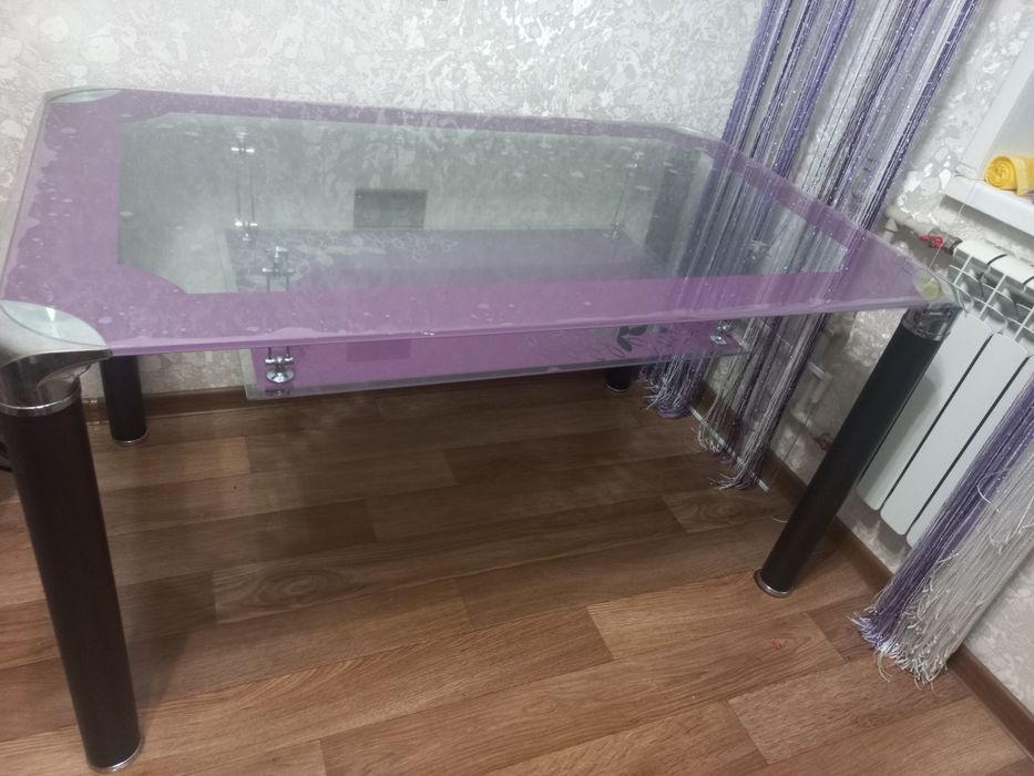 Продам кухонный стеклянный стол