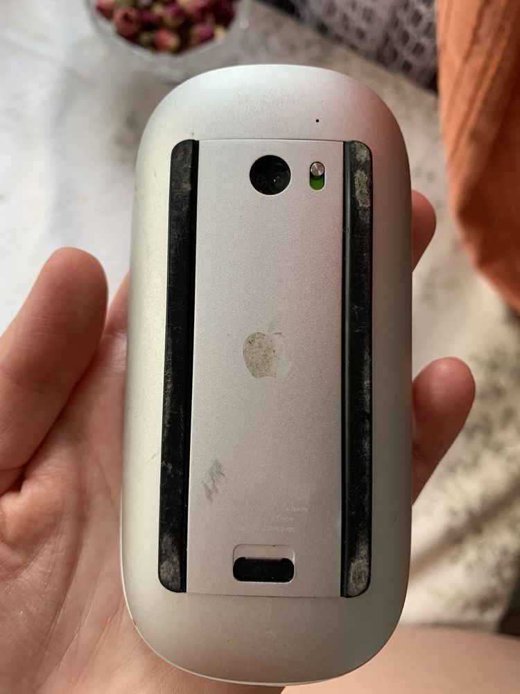 Продам компьютерну мишку Apple