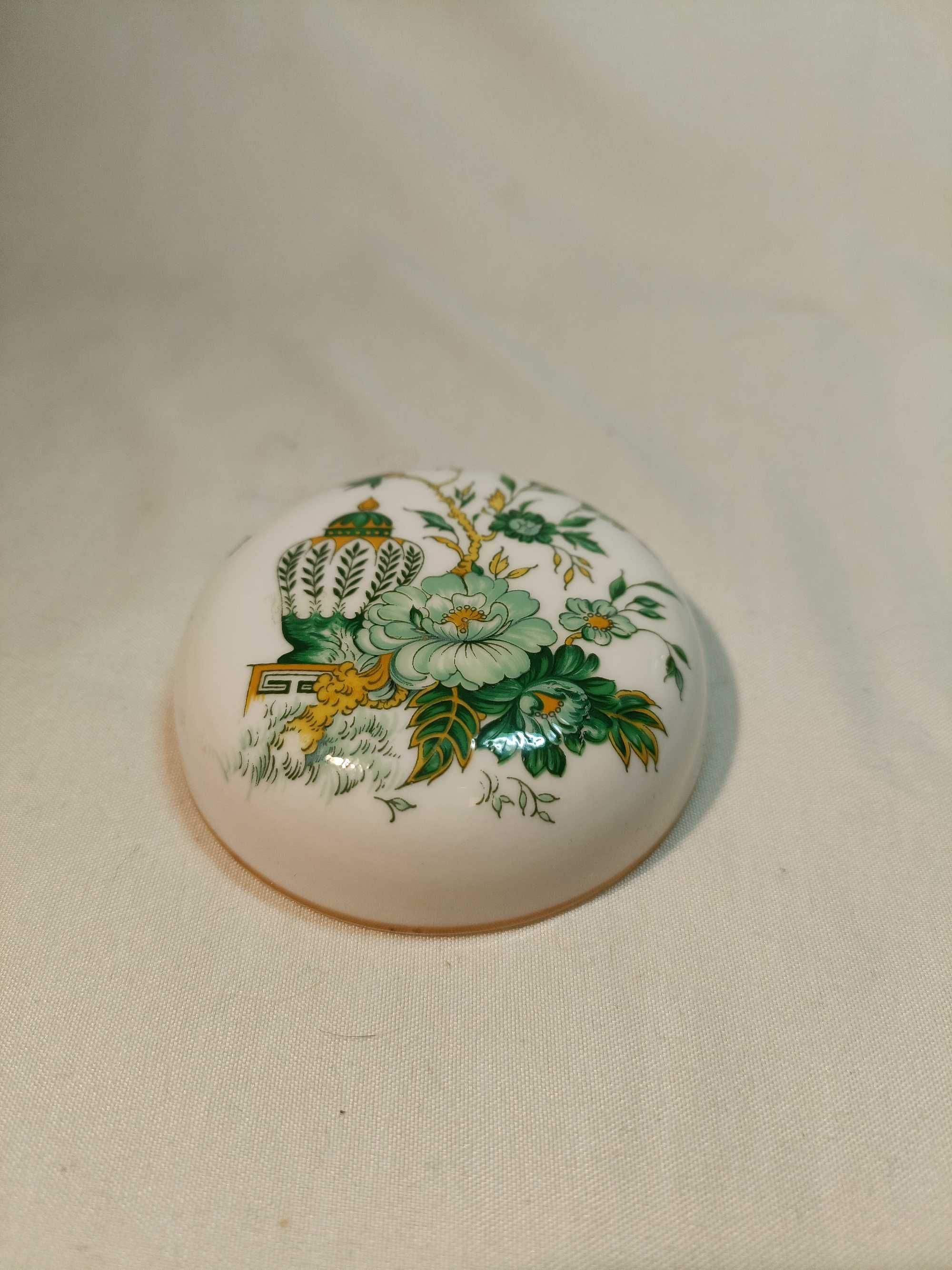 Amfora  Staffordshire. Chińska porcelana