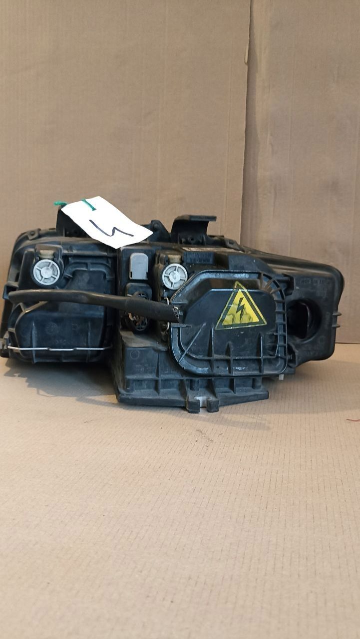 Lampa przednia prawa audi a4 b6 xenon cała ladna Europa