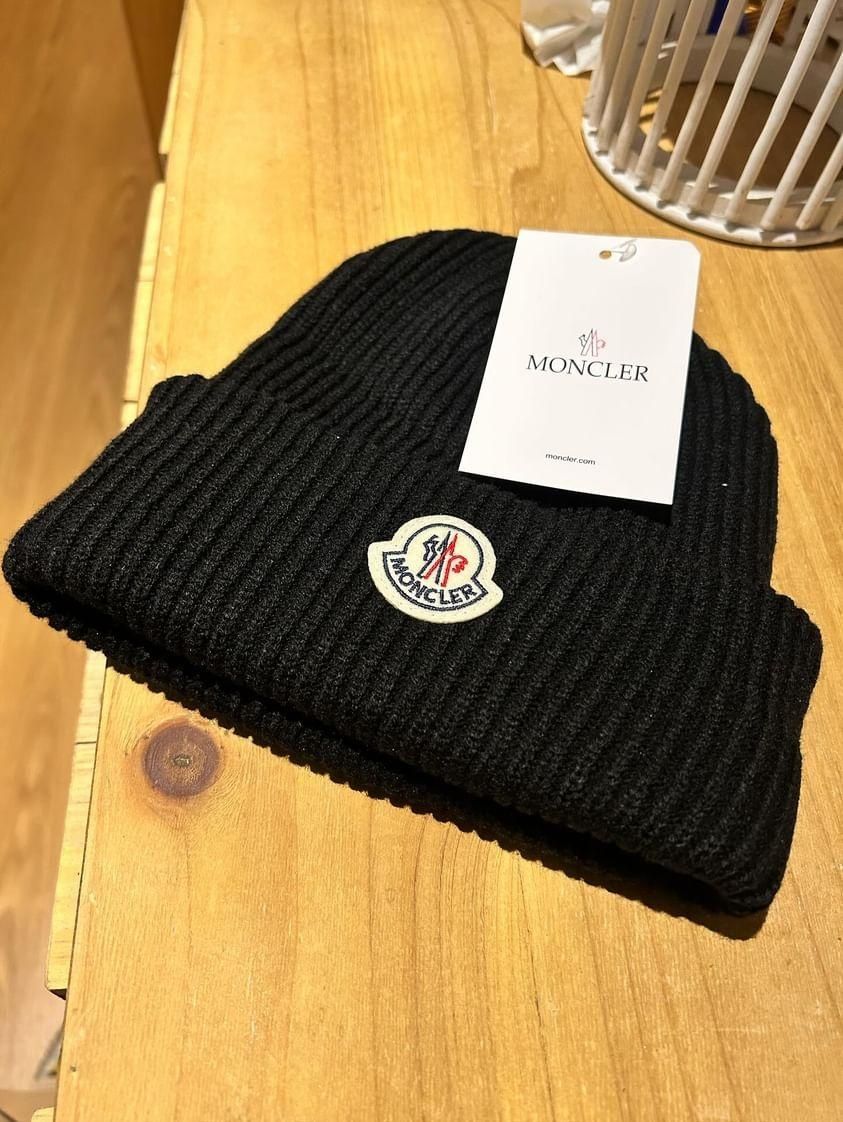 Gorro marca moncler