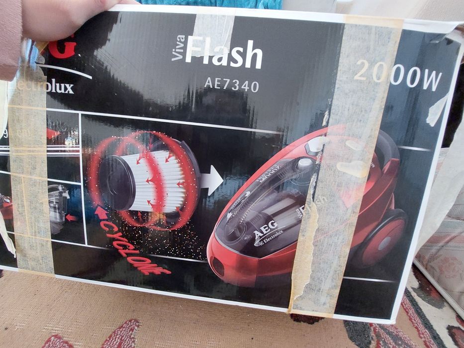 Aspirador de pó AEG Viva Flash AE7340
Tecnologia ciclónica.
Potência