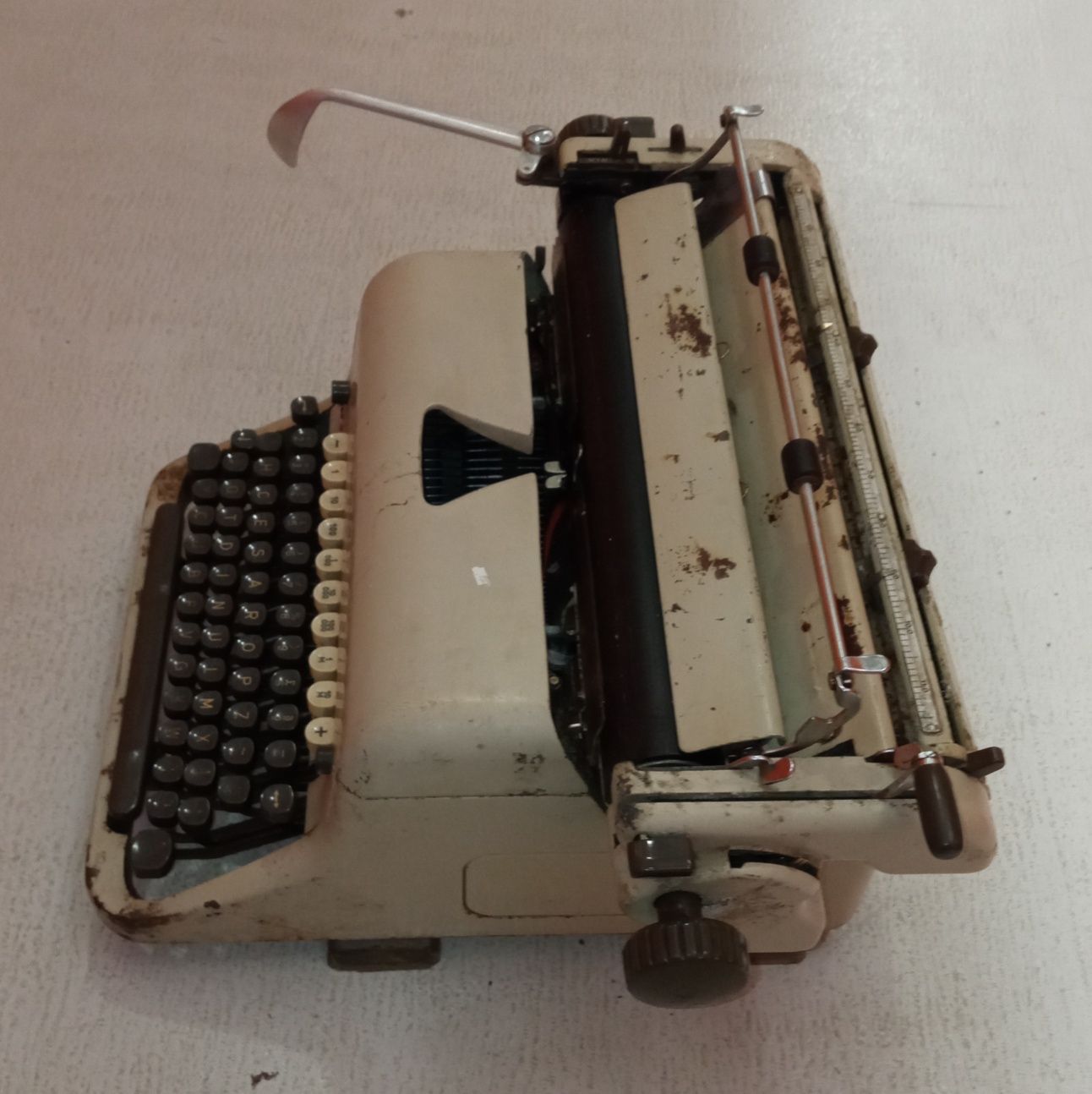 Máquina de escrever MESSA (para desocupar)
